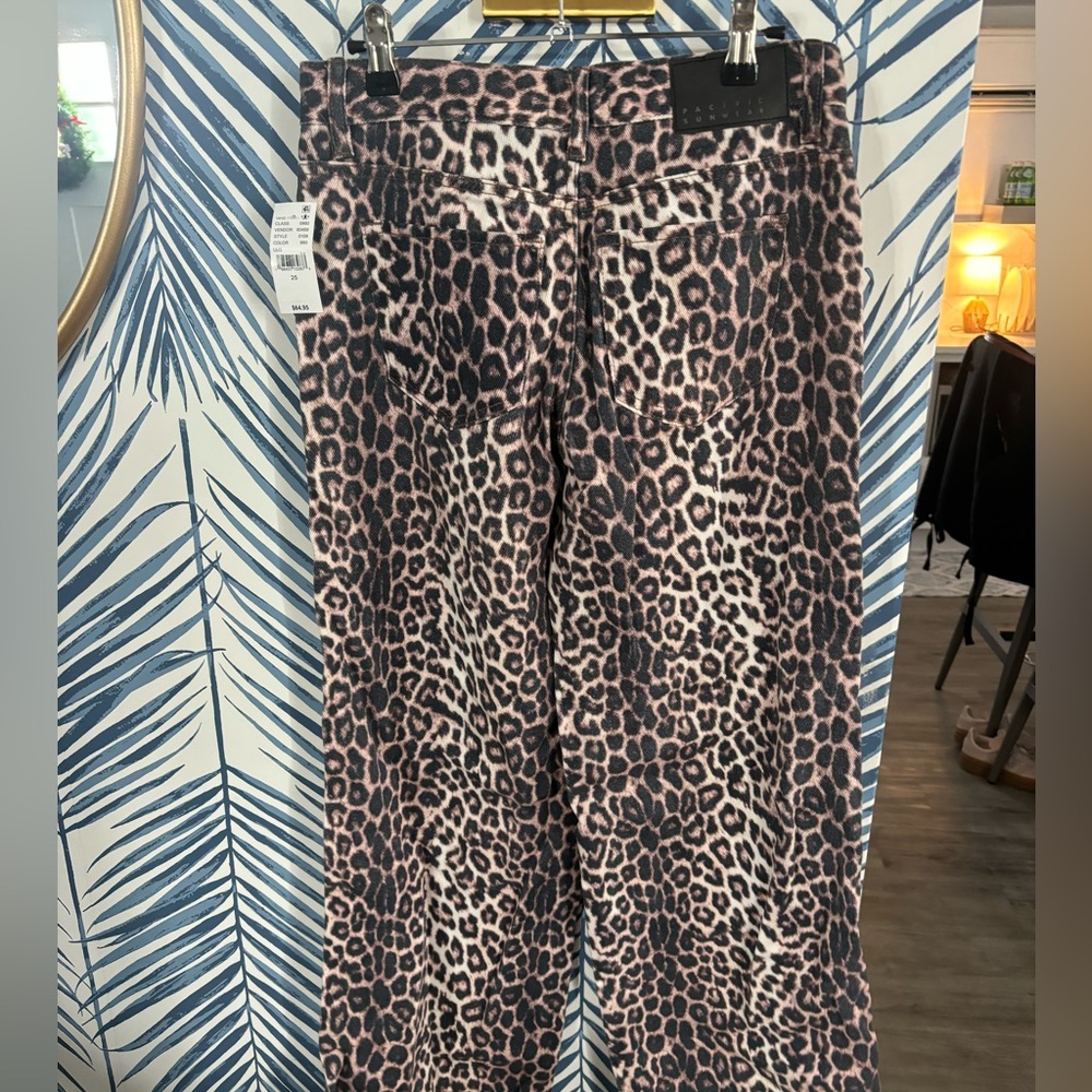 PACSUN Casey Low Rise Baggy Leopard Jeans Size 25 - Picture 4 of 6